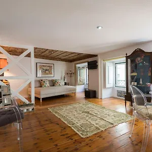 Charming Travessa Do Alcaide Appartamento